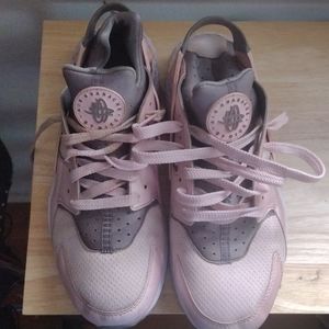 Nike Huarache pink womens